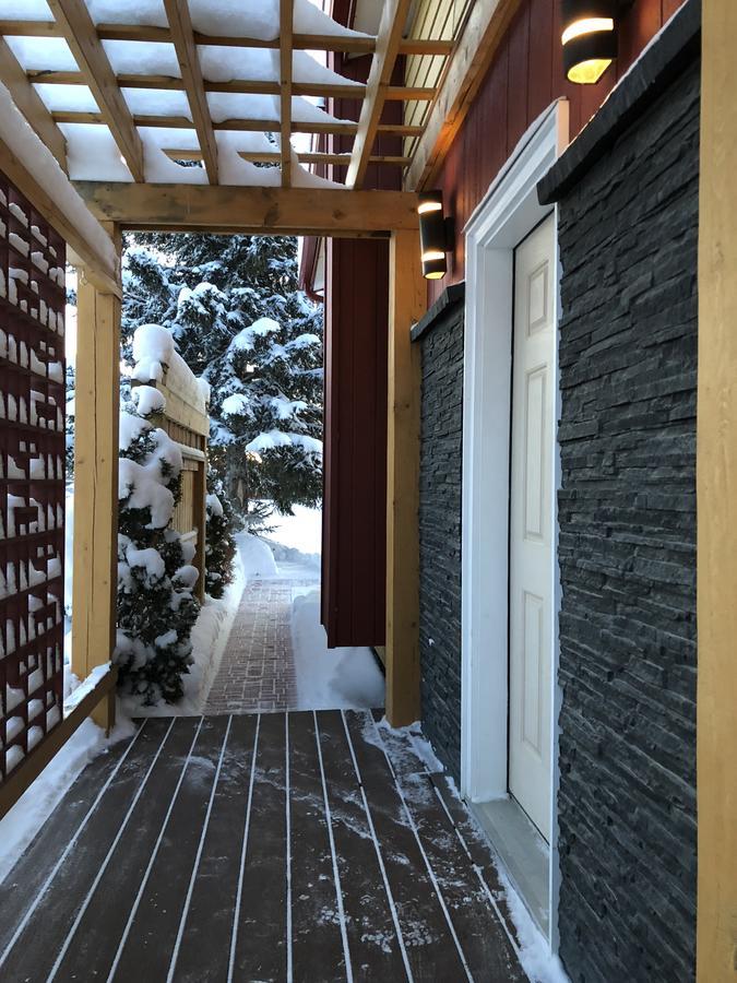Eileen'S Bed & Breakfast/Guest House Хэй-Ривер Экстерьер фото
